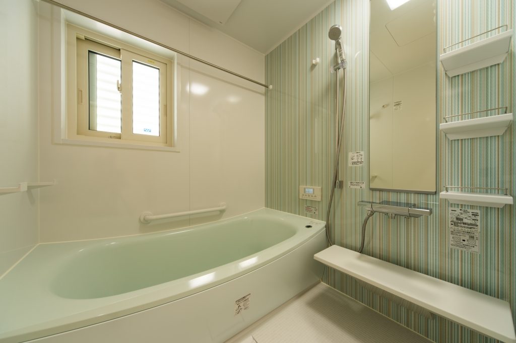 淡いグリーンの組み合わせがステキな浴室